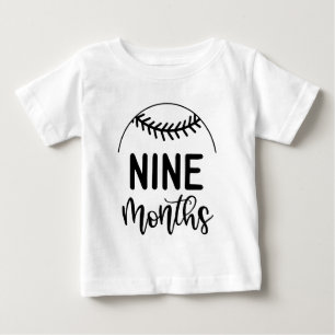 Neun Monate Baseball Baby Milestone - T-shirt
