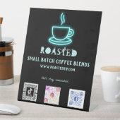 Neuner Coffee Cup Social Media Scan Codes Sockelschild (In Situ)