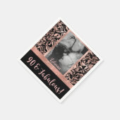 Neunzigste und fabelhafte Rose Gold Damask 90. Geb Serviette (Ecke)