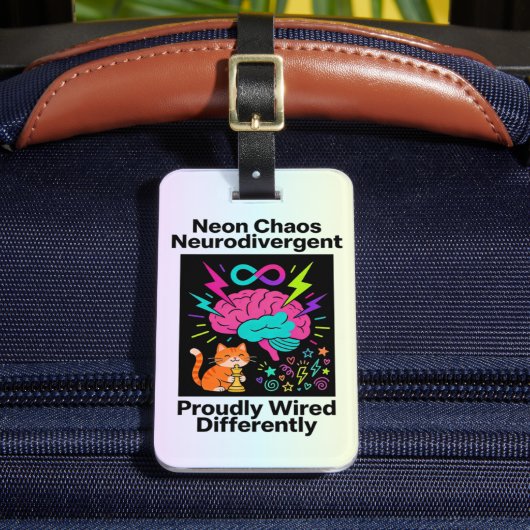 Neurodivergenter Stolz - Anders verdrahtet - Neons Gepäckanhänger (Vorderseite Insitu 2)