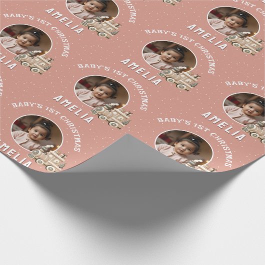 Neutral Baby’s 1st Christmas Train Keepsake Photo Geschenkpapier (Ecke)