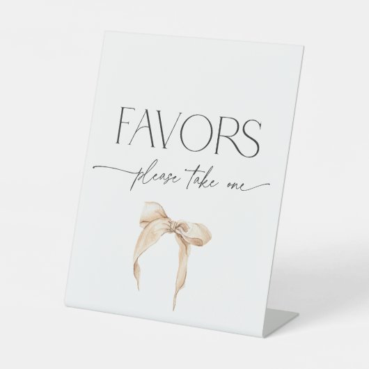 Neutral Beige Bow Gunst Brautparty Pedestal Sign Sockelschild (Vorderseite)