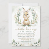 Neutral Bunny Rabbit Greenery Gold Baby Dusche Einladung (Vorderseite)