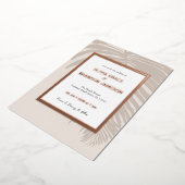 Neutral Gold Tropical Palm Leaf Hochzeit Folieneinladung (Gedreht)