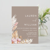 Neutral Pampas Grass Floral Modern Elegant Wedding Einladung (Stehend Vorderseite)