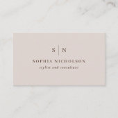 Neutral Rosa und Braun | Monogramm und QR-Code Visitenkarte (Vorderseite)