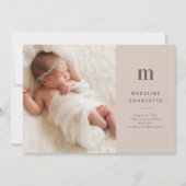 Neutral Tan Monogram New Baby Foto Birth Ankündigung (Vorderseite)
