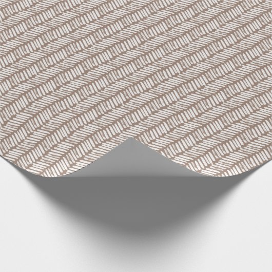 Neutral Taupe Beige Brown White Zigzag Streifen Geschenkpapier (Ecke)