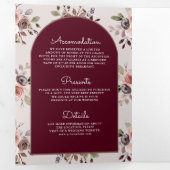Neutral Taupe Floral QR Code Burgundy Wedding Dreifach Gefaltete Einladung (Innen Erste Seite)