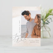 Neutral-Wash-Skript | Vertikales Foto Save The Date (Stehend Vorderseite)