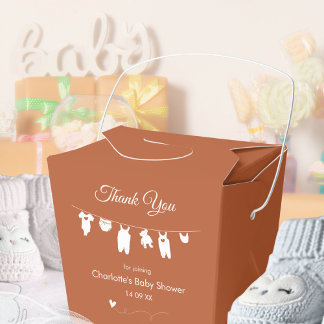 Neutrale Babydusche aus Minimalistischem Rust Geschenkschachtel