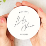 Neutrale Babydusche für das weibliche Geschlecht Runder Pappuntersetzer<br><div class="desc">Mit unserem skurrilen, geschlechtsneutralen Baby-Dusche-Rundpapier-Untersetzer - perfekt für jede Jahreszeit, ob Herbst, Winter, Frühling oder Sommer! Dieser Untersetzer besticht durch ein boho-chic-Ambiente mit moderner, eleganter Kalligraphie und einem minimalistischen Schwarzweiß-Design. Es ist hübsch und einzigartig, mit einer Touch Vintagen Shabby Chic, das es perfekt für Jungen und Mädchen macht. Außerdem ist...</div>