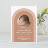 Neutrale Boho Arch Cross Foto Taufe Einladung (Stehend Vorderseite)