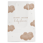 Neutrale Boho Clouds Stars Babydusche Mittlere Geschenktüte (Rückseite)