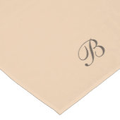 Neutrale Ecru Beige mit Monogram Initial Kurzer Tischläufer (Ecke)