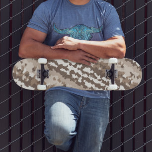 Neutrale Erd-Tarnung Unregelmäßiges abstraktes Des Skateboard