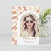 Neutraler Creme White Tan Retro Foto Abschluss Ankündigung (Stehend Vorderseite)