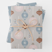 Neutraler Gaumen von Bauble- und Weihnachtssteinen Geschenkpapier Set (Beispiel)