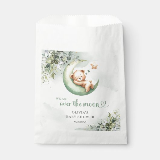 Neutraler schlafender Teddy trägt Eukalyptus-Mond Geschenktütchen (Vorderseite)