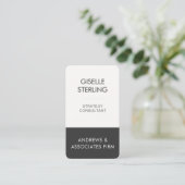 Neutrales Beige Schwarzes Professionelles Visitenkarte (Stehend Vorderseite)