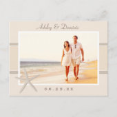 Neutrales Beige-Starfish-Hochzeitsstift Save the D Ankündigungspostkarte (Vorderseite)