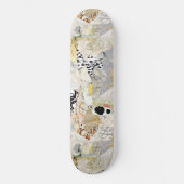 Neutrales elegantes abstraktes Collagendesign Skateboard (Vorderseite)