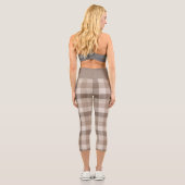 Neutrales Erdbraun Kariertes Gingham Karomuster Capri Leggings (Rückseite)