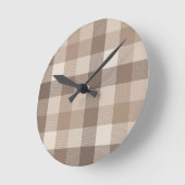 Neutrales Erdbraun Kariertes Gingham Karomuster Runde Wanduhr (Winkel)