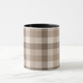 Neutrales Erdbraun Kariertes Gingham Karomuster Tasse (Zentrum)