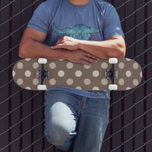 Neutrales Erdbraun-Polka-Punkte-Design  Skateboard