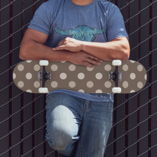 Neutrales Erdbraun-Polka-Punkte-Design Skateboard (Außenbereich 3)