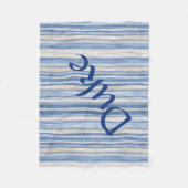 Neutrales gestreiftes Muster Blau Beige Haustierde Fleecedecke (Vorderseite)