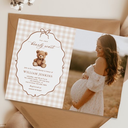 Neutrales Gingham Teddy Bear Baby Shower Foto Einladung