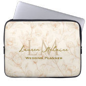 Neutrales Wildblumen-Monogramm Geschäftslaptop im Laptopschutzhülle (Vorderseite)