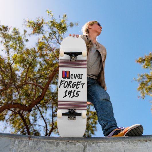 Never Forget 1915 Skateboard (Außenbereich 1)