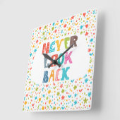Never Look Back Quadratische Wanduhr (Winkel)