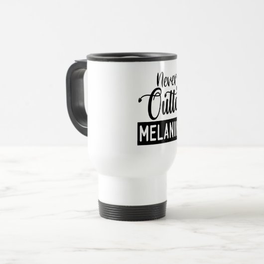 Never Outta Melanin Travel Mug Reisebecher (Vorderseite Links)