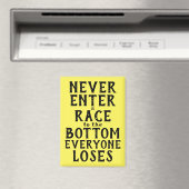 Never Race to the Bottom Every1 Loses Magnet (In Situ (Geschirrspüler))
