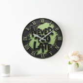 Never Too Late Funny Motivational Große Wanduhr (Zuhause)
