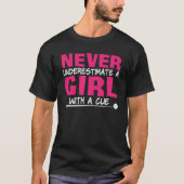 Never Underestimate A Girl With A Cue Pool Billiar T-Shirt (Vorderseite)
