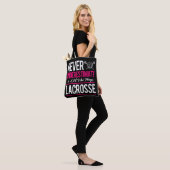 Never Underestimate A Gril Who Plays Lacrosse Lacr Tasche (Am Model)
