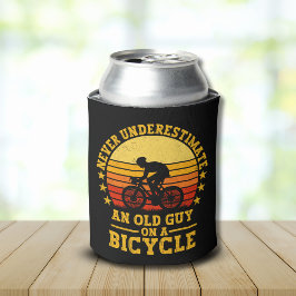 Never Underestimate an old guy on a Bicycle Fun Dosenkühler
