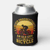 Never Underestimate an old guy on a Bicycle Fun Dosenkühler (Kanne Vorderseite)