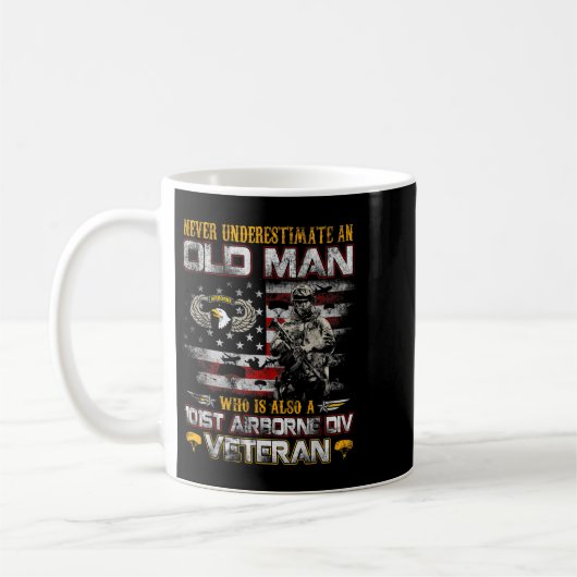 Never Underestimate An Old Man 101st Airborne Vete Kaffeetasse (Links)