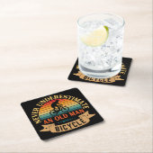 Never underestimate an old man with a bicycle rechteckiger pappuntersetzer (Vor Ort)