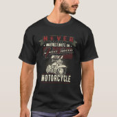 Never Underestimate An Old Man With A Motorcycle V T-Shirt (Vorderseite)