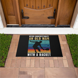 Never underestimate an old man with a pickleball  fußmatte