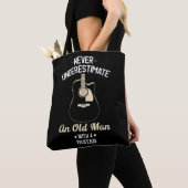 Never Underestimate an Old Man with Acoustic Guita Tasche (Von Nahem)