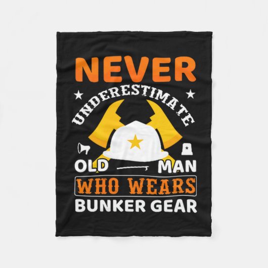 Never Underestimate Fireman Gift Proud Firefighter Fleecedecke (Vorderseite)