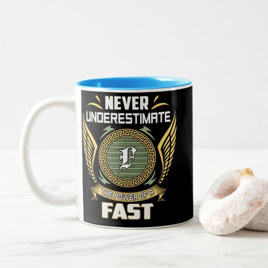 Never Underestimate The Power Of A Fast Zweifarbige Tasse (Mit Donut)